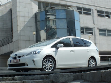 PRIUS Plus